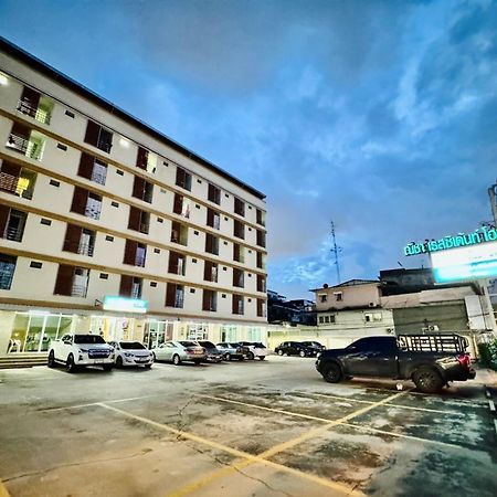 Nicha Residence Hotel Bangkok Exterior foto