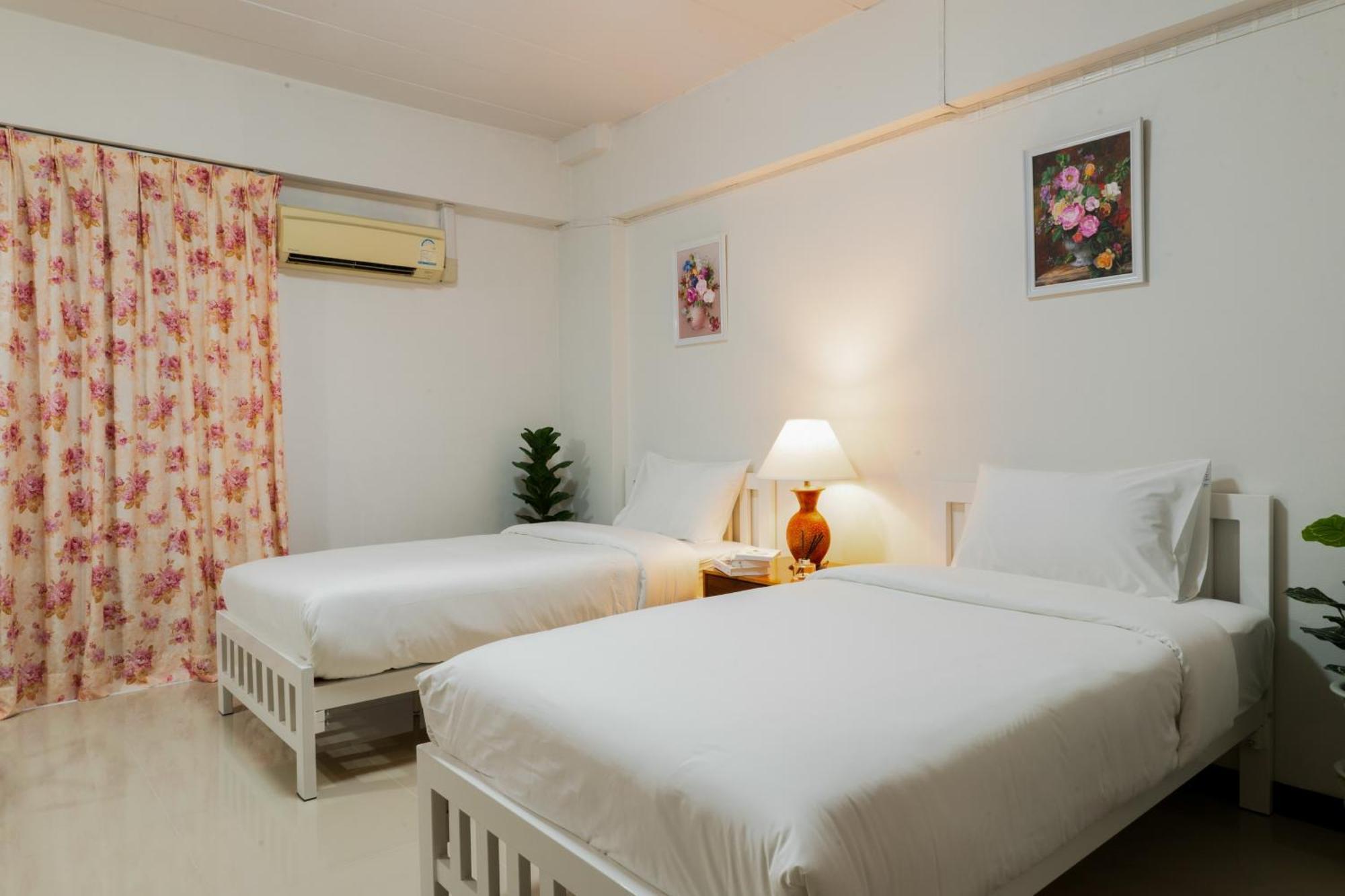 Nicha Residence Hotel Bangkok Exterior foto
